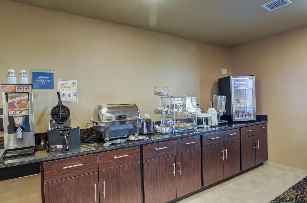 Cobblestone Inn&Suites - Ord Extérieur photo
